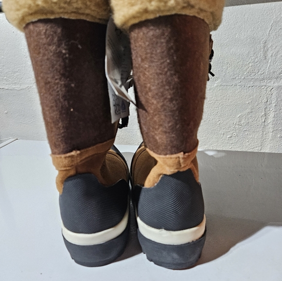 BooRoo womens Size 7 suede boots - Picture 4 of 5